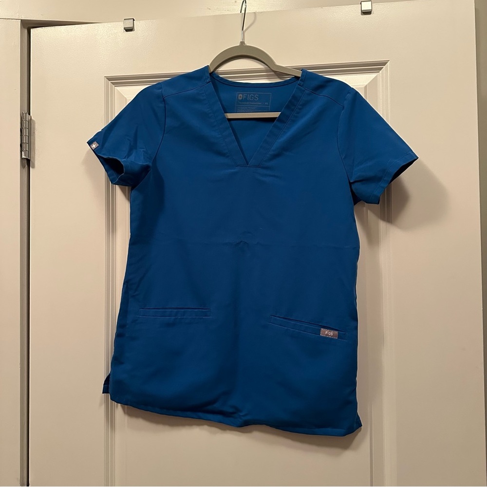 Figs Women's royal blue Casma 3 pocket scrub top XS